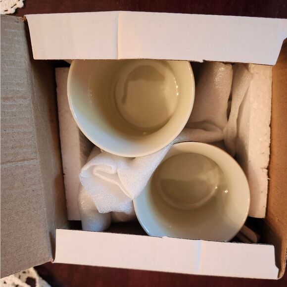 NWT Lenox Set Of Two "Winter Birds"  Porcelain Mugs w/24K Gold Trim Ret. $156 - Picture 11 of 11